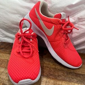 Nike Women’s Tanjun Athletic Sneaker